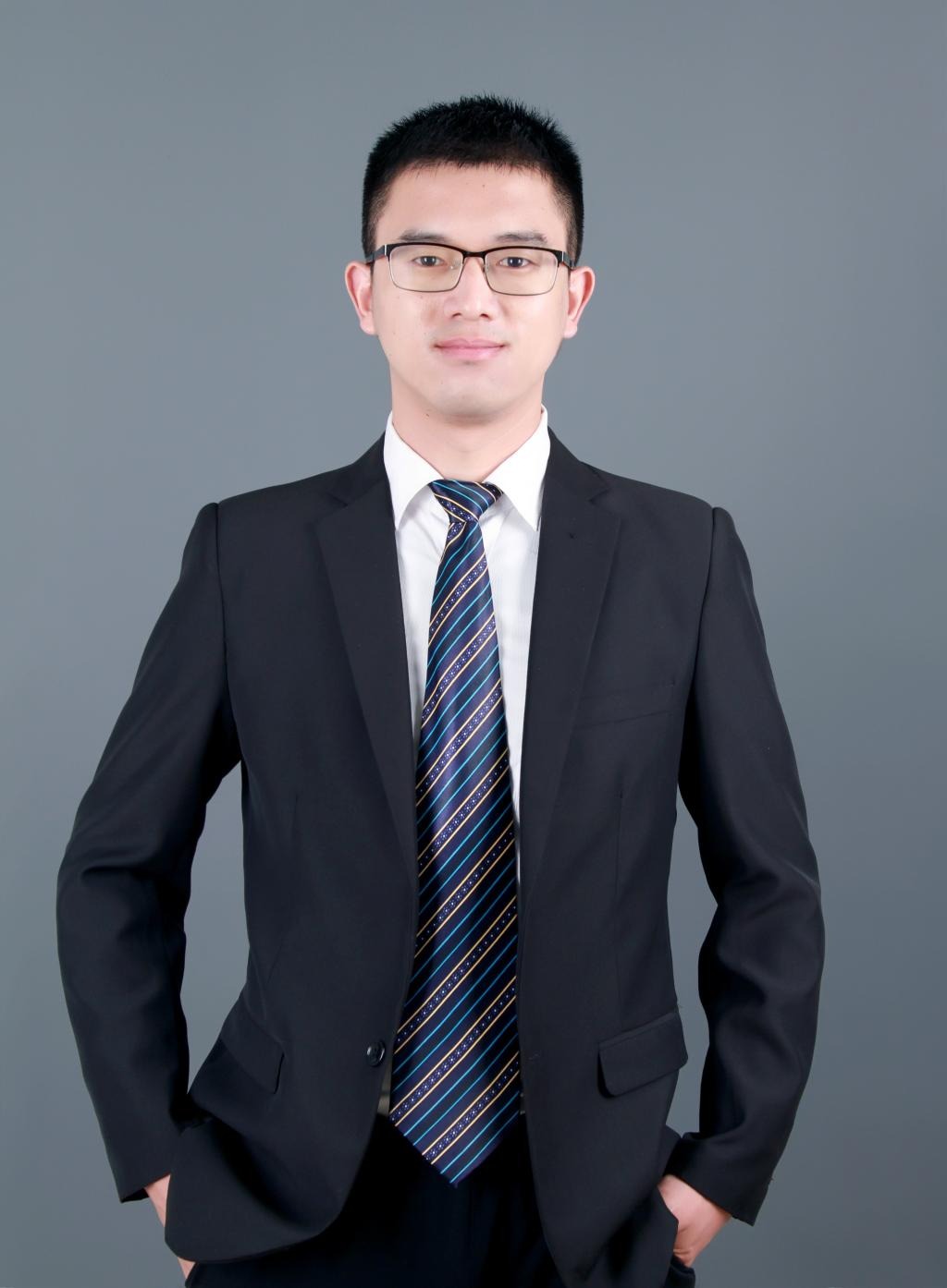 刘偲
