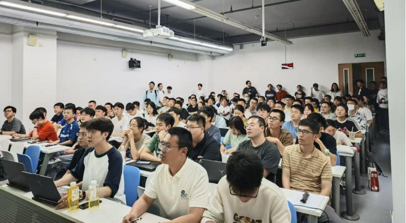 穿梭于各种障碍物之间