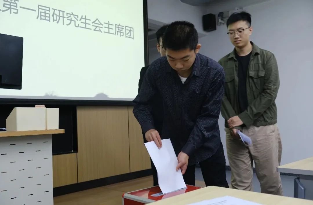劲爆娱乐客户端