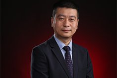 两名硕士获校优秀硕士论文
