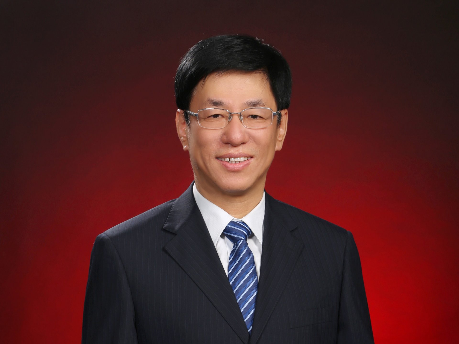 以“立德树人卓越奖”树立从教15年以