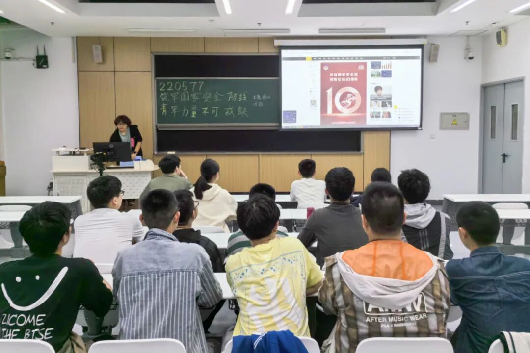 北航作为第一批试点高校开展基础学科招