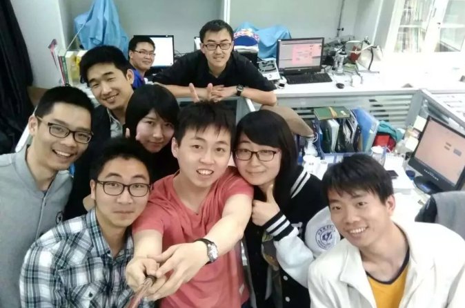 同学们赞不绝口的这位老师