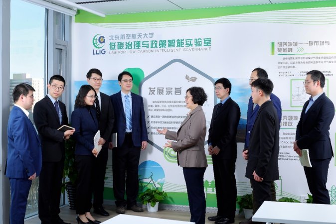 激励全校党员和广大干部师生自信自强