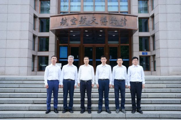 习近平为劲爆娱乐网页版手机版新人权益